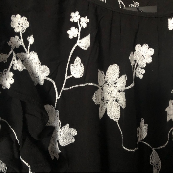 Anthropologie Liv Los Angeles Flutter Sleeve Embroidered Boho Cottagecore Top - Picture 7 of 17